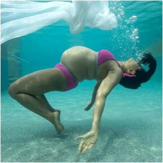 Beautiful Pictures Of Pregnant Women That Did Photoshoot Underwater